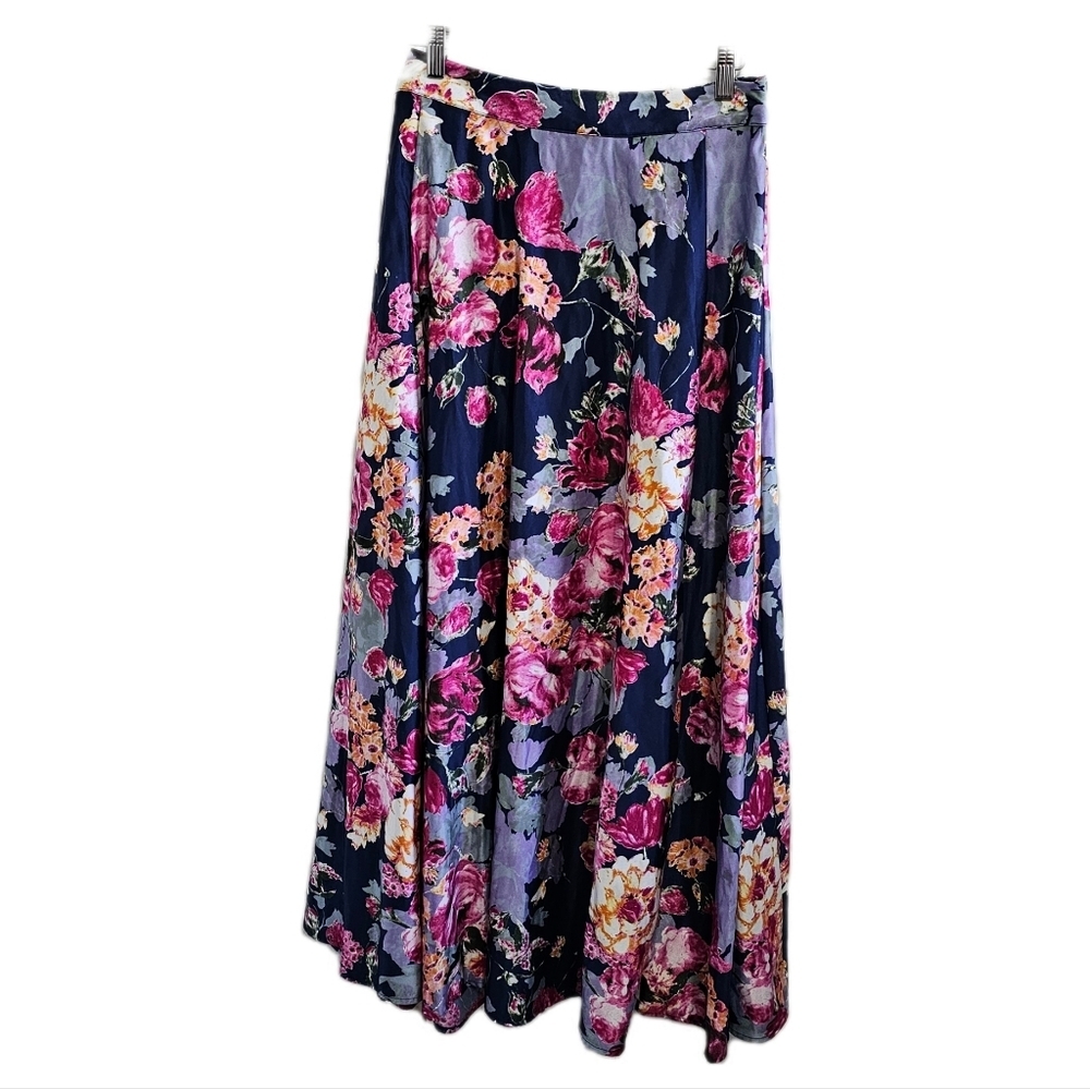Floral multicolor satin feel maxi full skirt size small nwot